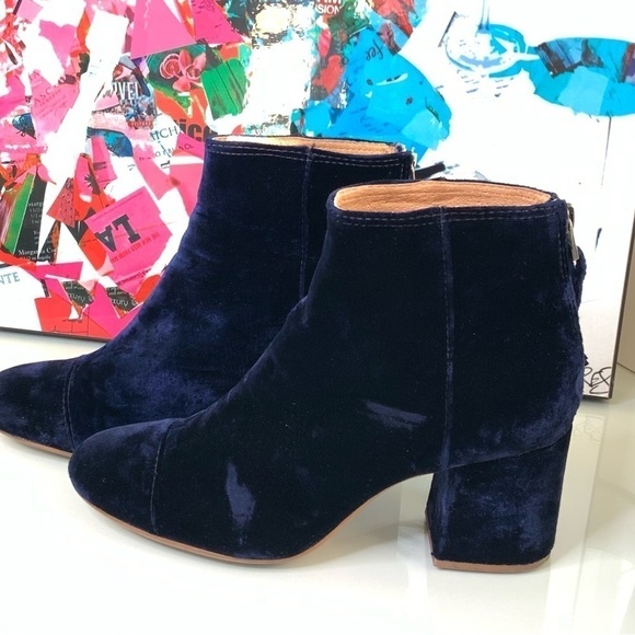 Madewell The Jillian Boot in Velvet - Picture 7 of 10